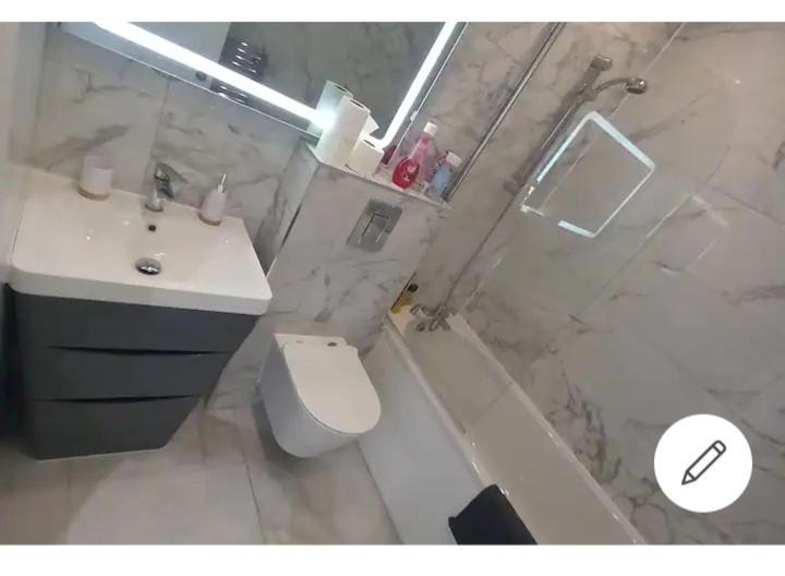 Lovely 2-Bedrooms With Free Parking Canvey Island 外观 照片