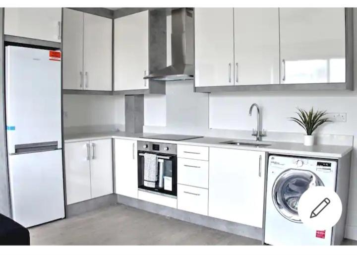 Lovely 2-Bedrooms With Free Parking Canvey Island 外观 照片